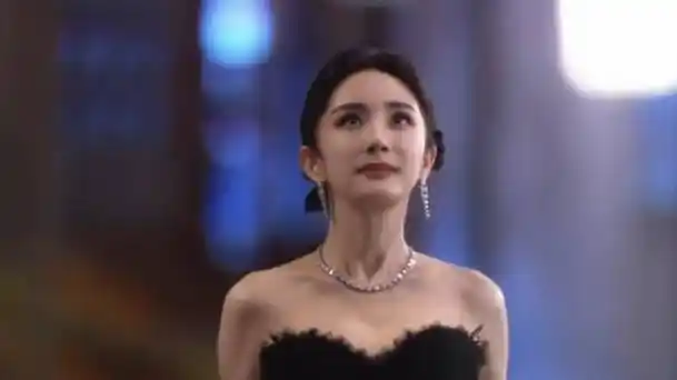 杨幂站姐发金鹤龙了#_微博