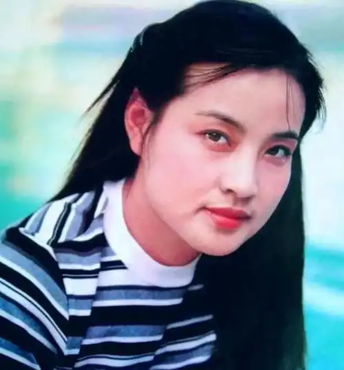 62岁蔡明上综艺,脸僵硬像变了个人