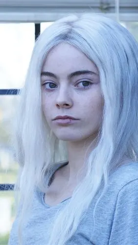 白发女孩,看,窗户 4k