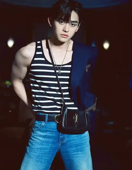 黄旭熙现状被曝光回国行程被取消wayv成员也受到牵连