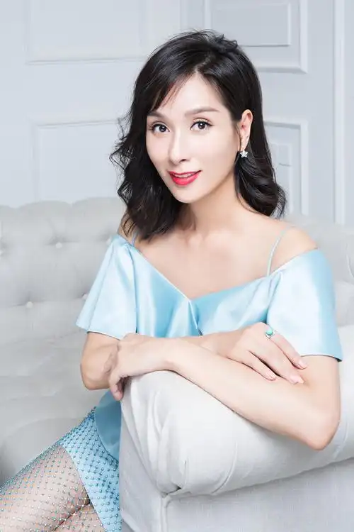 杨恭如初春居家大片优雅诠释家纺恭主的美好