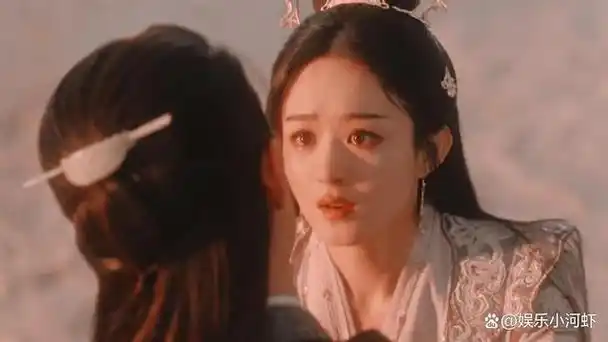 难怪导演邓科发文感谢赵丽颖与凤行全员上桌离不开她的大格局