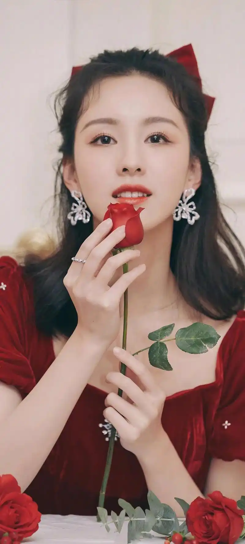 陈都灵全面屏手机壁纸