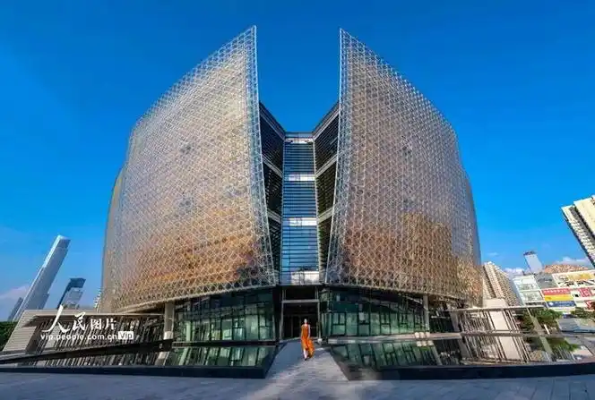 广州艺术博物院广州美术馆新馆光影迷人