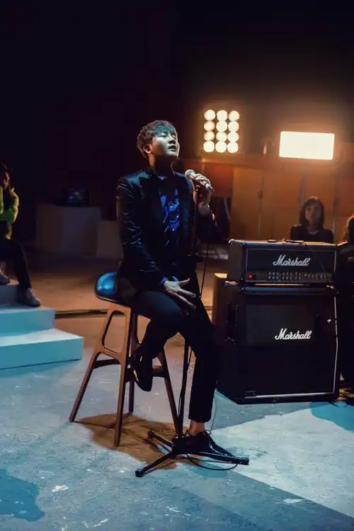 关喆《奇怪的帽子》《代言》《作者》三支mv今日上线