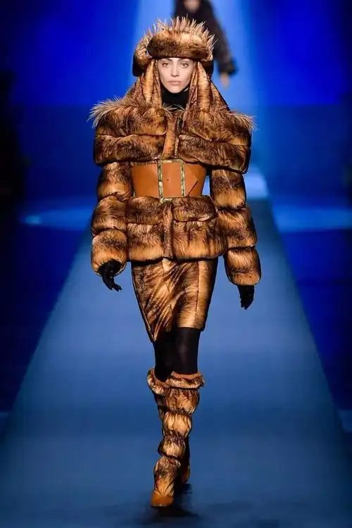 2019秋冬高定时装周上的创意造型设计