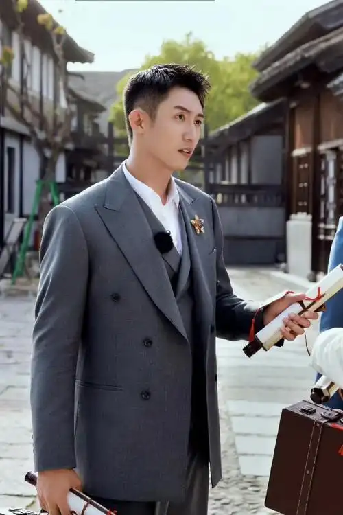 黄景瑜极限挑战民国风剧照