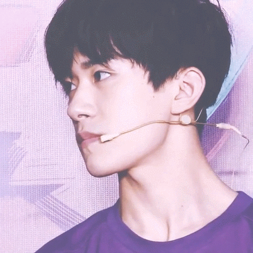 易烊千玺 动图 - 堆糖,美图壁纸兴趣社区