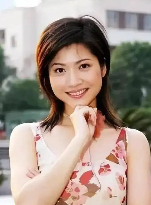 吉雪萍4岁成名29岁嫁入豪门生一女三儿44岁丧女现况怎样