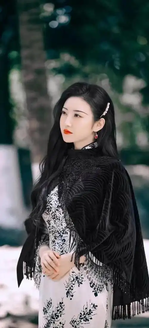 今天分享一波《司藤》的美照~来跟司藤一起学穿搭