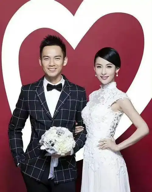 这个结婚照我太93了@钟汉良#这才是我想拍的结婚照