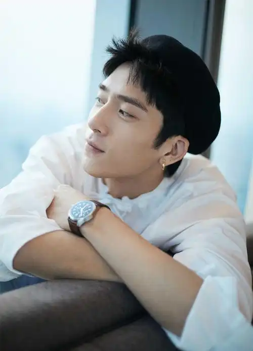 井柏然写真清新文艺 尽享温柔时光展轻熟男魅力_照片