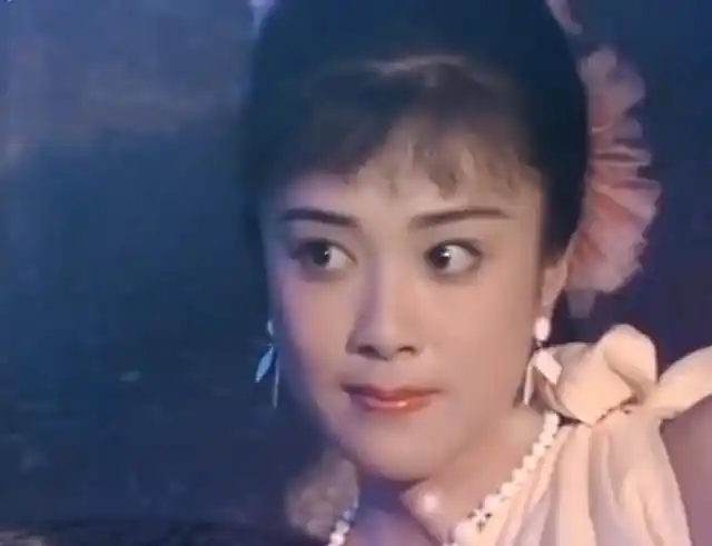 傅艺伟版的苏妲己造型,看完后才发现现在流行的都是她玩剩下的!