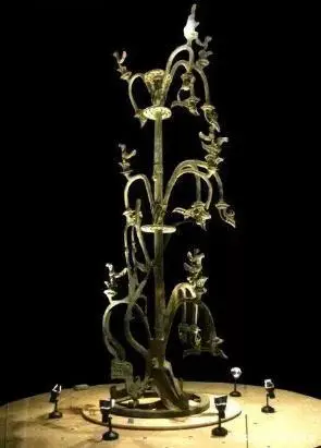 三星堆再次出土一件青铜神树究竟是什么树为何被称为四大神树之一