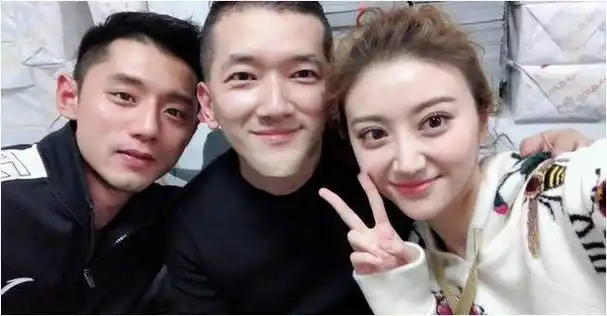 2018年,张继科通过好友任嘉伦认识了演员景甜.