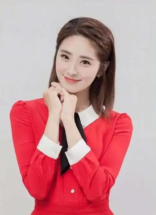 湖南卫视美女主持人刘烨