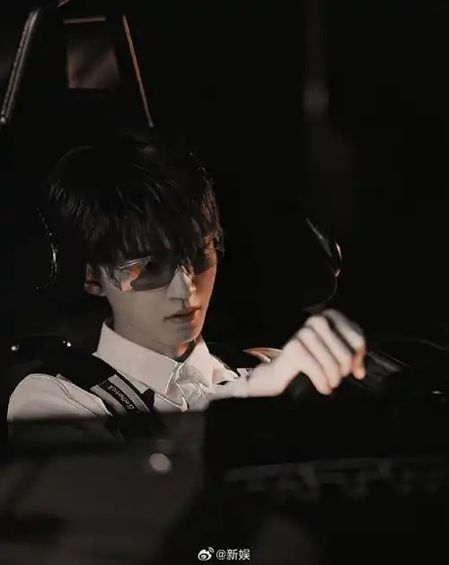 王俊凯18年赛车手造型##新娱