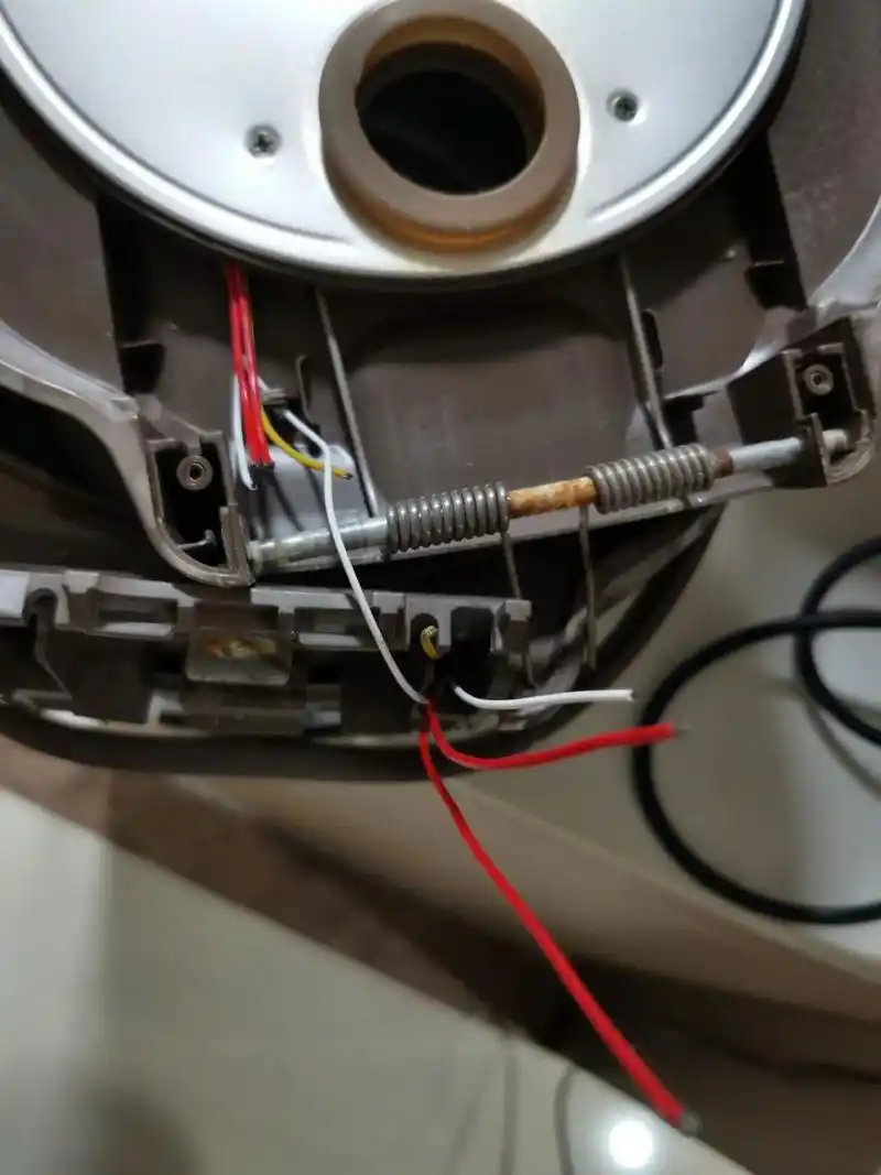 苏泊尔电饭煲e0故障,传感器线断了 五根线两根红色,两根白色,一根黄色