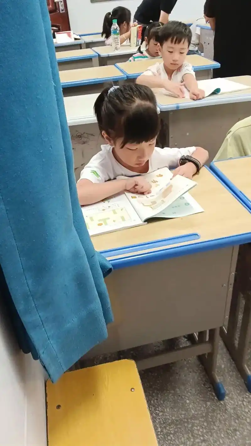 好焦虑啊 好怕她找不到教室! 下课十分钟不 - 抖音