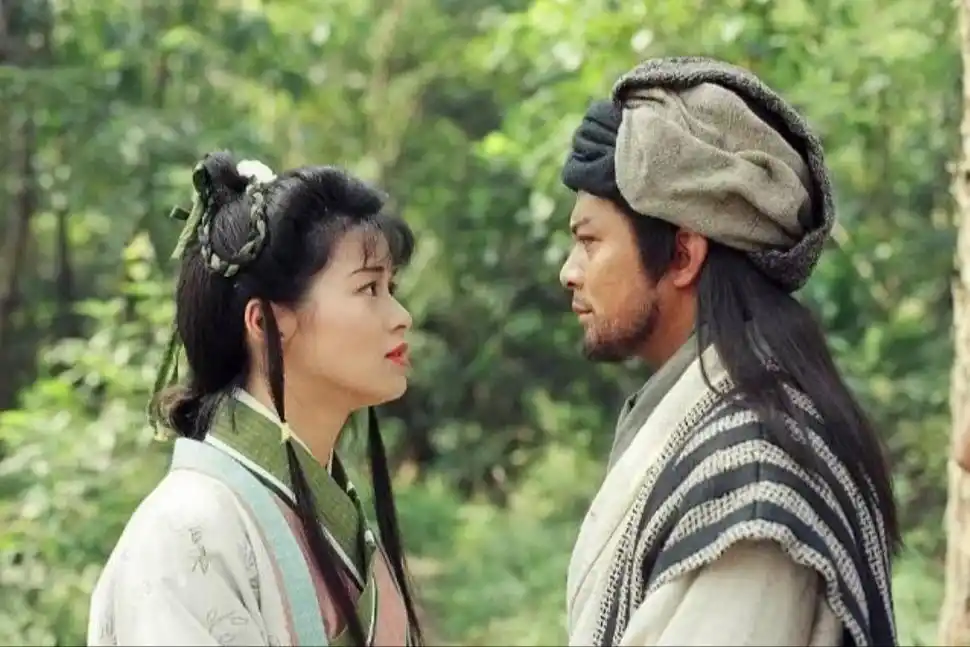 《天龙八部》中阿朱为什么要牺牲自己,造成害了自己也害了乔峰?