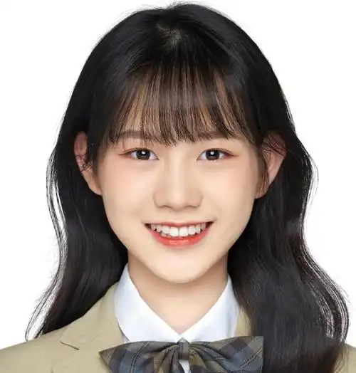 拍身份证照片不能穿什么颜色衣服(拍证件照的注意事项)-流速屋