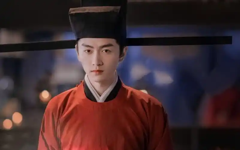 闪开!陈晓官服走路粉来咯!