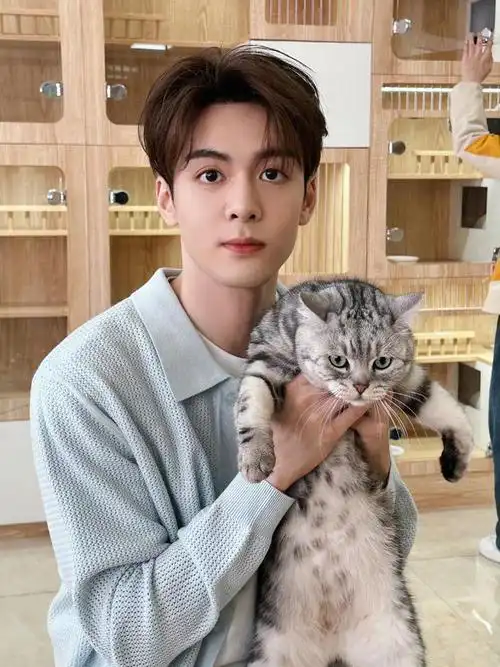 曾舜晞16岁放弃offer进入娱乐圈,家人集体装病不让他进娱乐圈|上大学