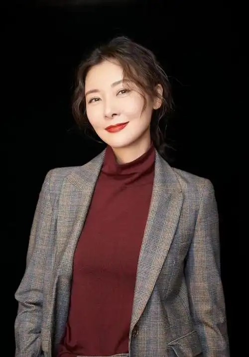 柯蓝个人资料简介(演员柯蓝23岁年薪百万) - 趣闻杂谈 - 云科网