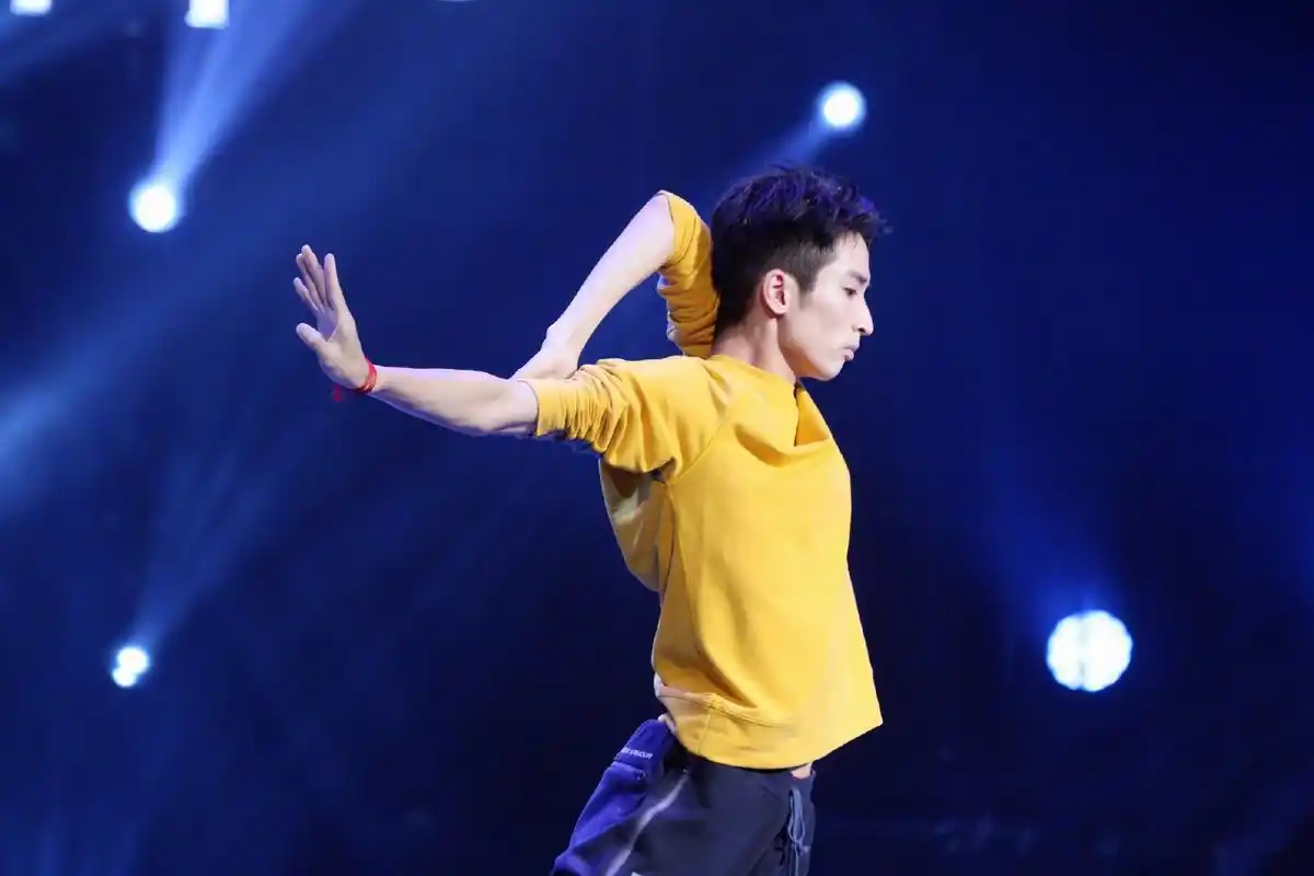 本周六晚22点,来腾讯视频看《舞蹈风暴》总决赛!