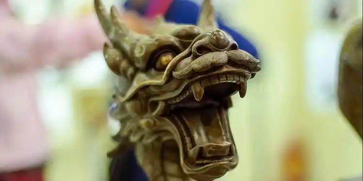 圆明园龙首,曾经被一华人以2400万拍下,专家:希望无偿上交