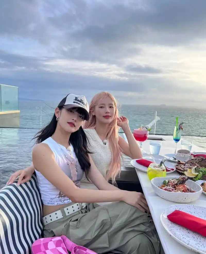 宋雨琦 minnie 赵美延    她们仨好多合照 最近入坑了