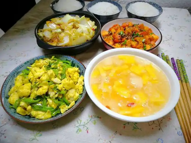 晒晒我家的午餐,这一桌没超过50元,朋友说:真实惠!