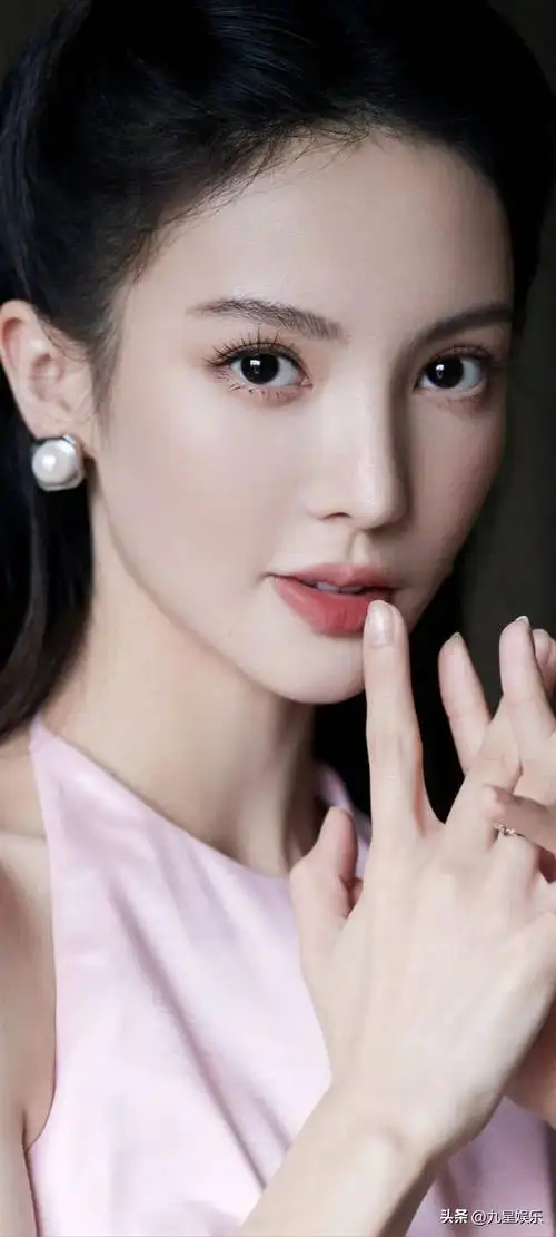 金晨高清壁纸,超高颜值完美气质,真不愧为心目中的女神