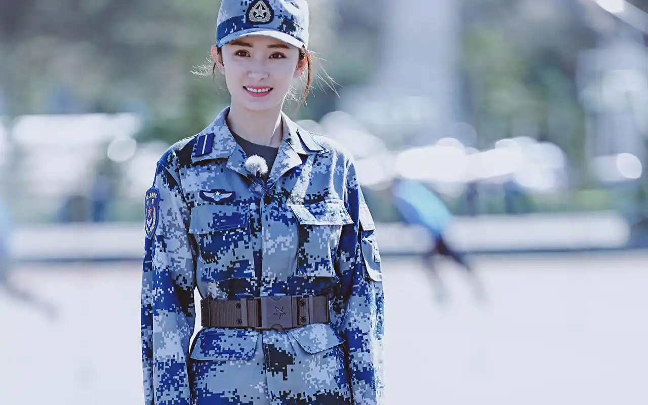 杨幂《真正男子汉》高清图片合集桌面壁纸