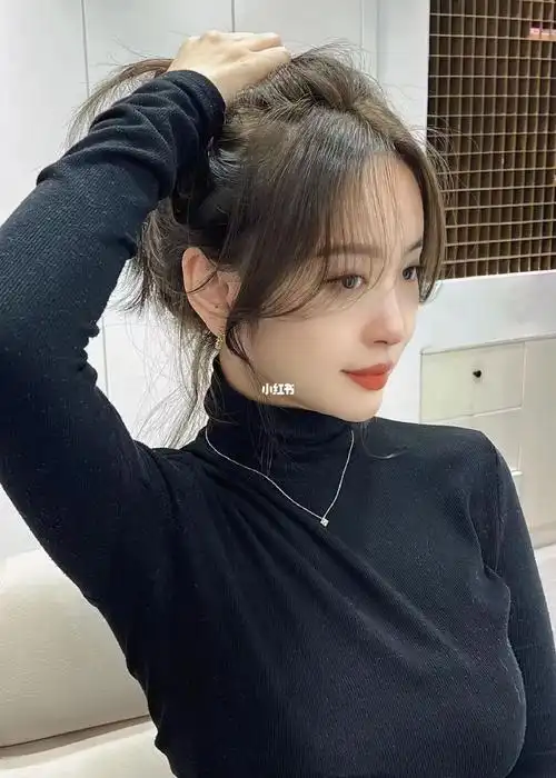 秋冬纯欲发型首选八字刘海