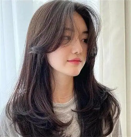 中分中长发卷什么发型好看 快来看看有没有适合你的卷发发型