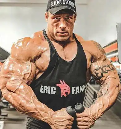 拉得动卡车,拿过健美冠军,还做过演员,一位全能型的肌肉巨兽