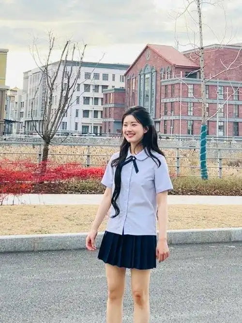 校服造型青春元气,甜甜的露思学妹|赵露思|露思|校服_新浪新闻