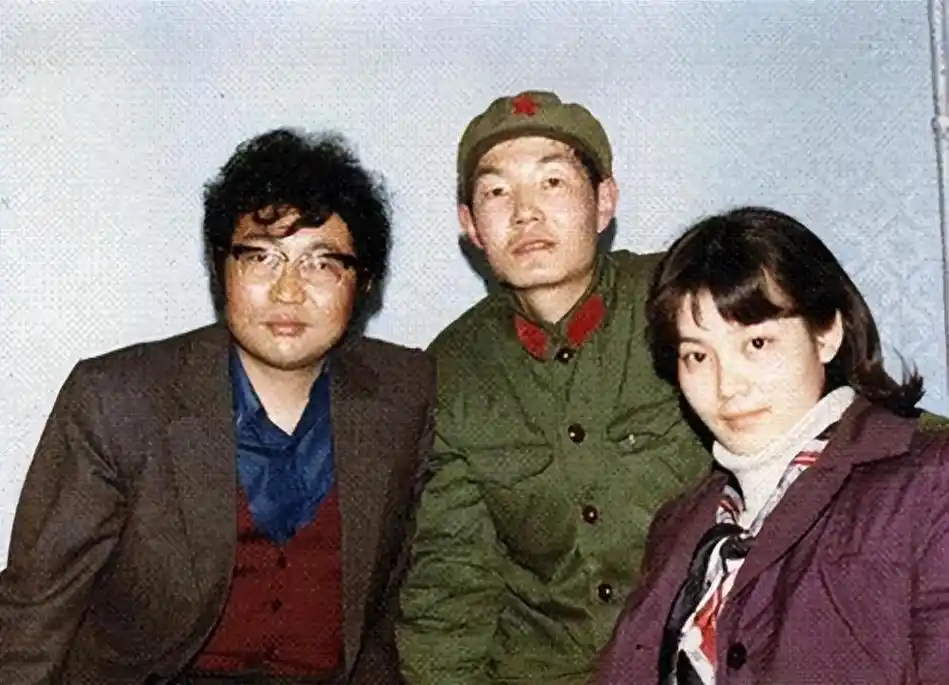 潘虹:从"悲剧女王"到单亲母亲的坚韧之路 潘虹,一个在80年代红极一时