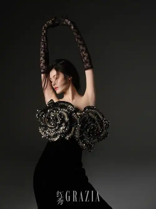 何穗奚梦瑶赵佳丽潘浩文红秀封面来啦美从不需要被定义