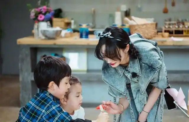 张恒赢得儿女抚养权判决书内容曝光郑爽没有表现要孩子的意愿