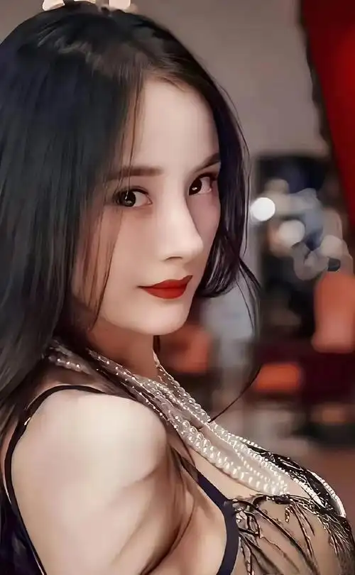 杨幂与杨颖:美丽之争 杨幂和杨颖都是备受瞩目的女星,她们各有千秋