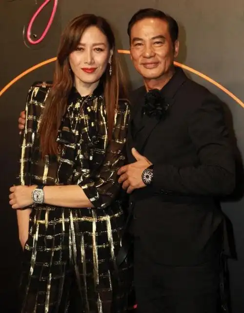 任达华的老婆是谁(任达华老婆琦琦:因缘分与任达华相恋,伉俪夫妻25年