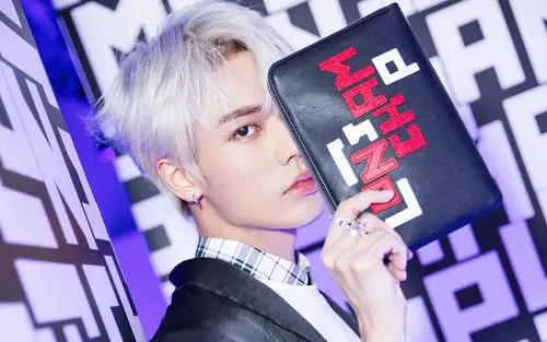 林彦俊帅气图片桌面电脑壁纸高清大图预览1920x1200_大陆明星下载_美