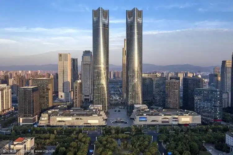 南昌市 绿地双子塔 现代建筑 航拍