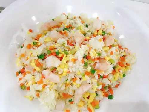 鸡蛋虾仁炒饭