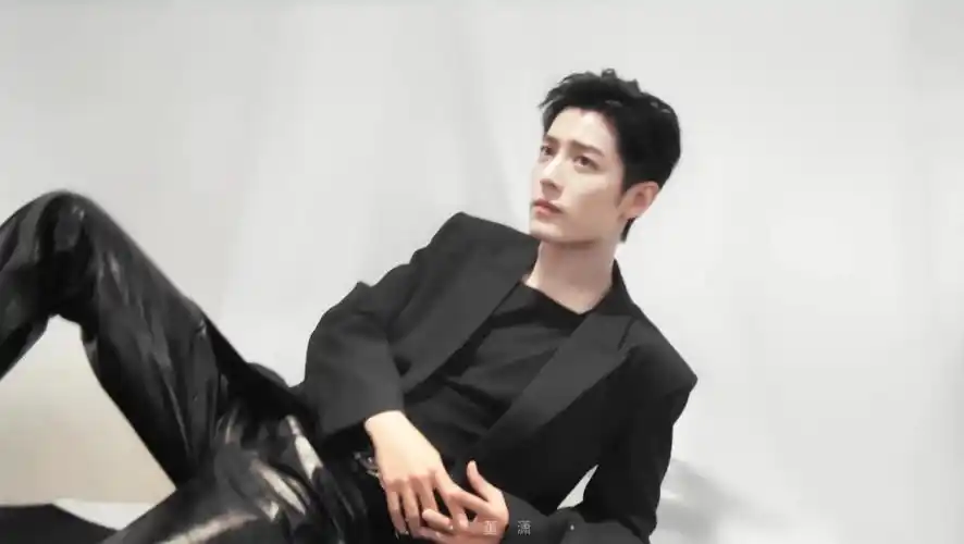 肖战2021北京卫视春晚 210212 - 堆糖,美图壁纸兴趣社区