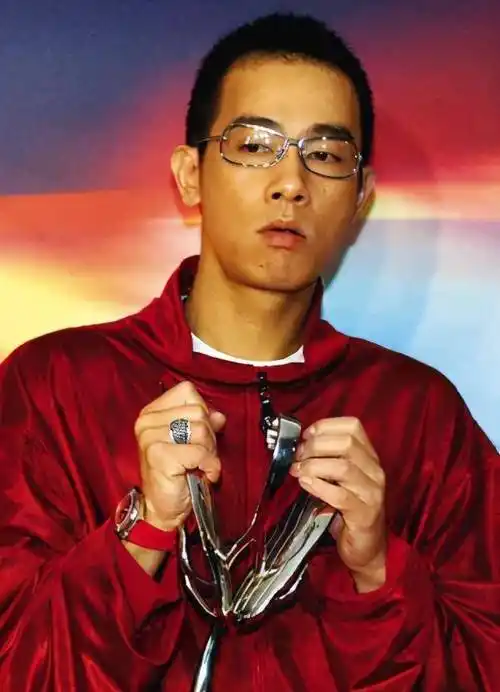 陈小春竟然让老婆改嫁,发生了什么?网友:这才是最好的爱情