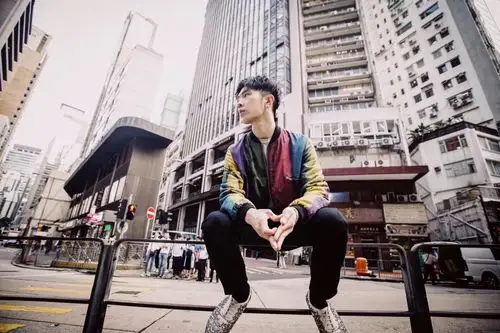 马伯骞受邀参观巴塞尔艺术节 体验香港城市文化及当代艺术