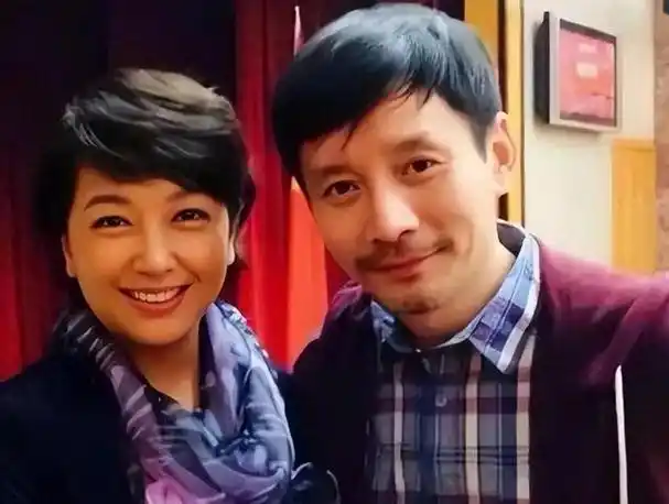 演员田小洁从工人到演员娶女神江珊为妻事业爱情双赢